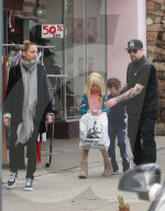 PEOPLE - Nicole Richie und Joel Madden nehmen die Kinder zum Einkaufen mit