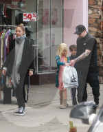 PEOPLE - Nicole Richie und Joel Madden nehmen die Kinder zum Einkaufen mit