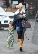 PEOPLE - Gwen Stefani ist mit einem kleine Ninja Turtle unterwegs