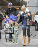 PEOPLE - Gwen Stefani ist mit einem kleine Ninja Turtle unterwegs