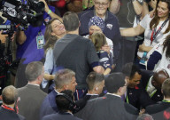 PEOPLE - Superbowl: Gisele Bündchen freut sich mit Tom Brady über den Sieg