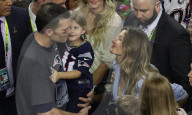 PEOPLE - Superbowl: Gisele Bündchen freut sich mit Tom Brady über den Sieg
