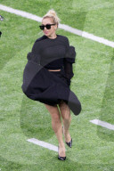 PEOPLE - Super Bowl: Lady Gaga auf dem Feld vor dem Spiel