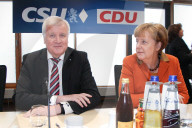NEWS - Angela Merkel und Horst Seehofer geben gemeinsam eine PK