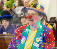FEATURE - Jährlicher Gottesdienst für Clowns