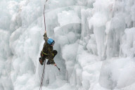 FEATURE - Klettern an einer künstlichen Eiswand