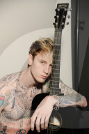 STUDIO - Machine Gun Kelly 