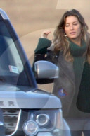 EXKLUSIV - Tom Brady und Gisele Bündchen wieder zurück in Boston nach dem Superbowl-Sieg