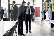 NEWS - Frankreich: François Fillon zu Besuch bei 'Le Coq Sportif' in Romilly-sur-seine