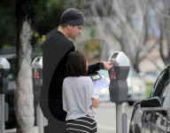 PEOPLE - Matt Damon holt seine Tochter Gia von der Schule ab