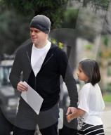 PEOPLE - Matt Damon holt seine Tochter Gia von der Schule ab