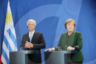 NEWS - Berlin: Tabare Vazquez zu Besuch bei Angela Merkel 