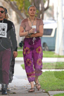 PEOPLE - Hippie-Girl: Paris Jackson ohne BH in Los Angeles