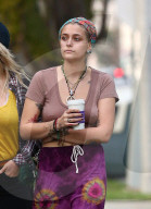 PEOPLE - Hippie-Girl: Paris Jackson ohne BH in Los Angeles