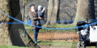 EXKLUSIV - Prinzessin Madeleine mit den Kids im Park in London