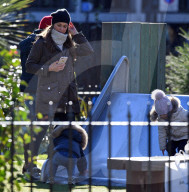 EXKLUSIV - Prinzessin Madeleine mit den Kids im Park in London