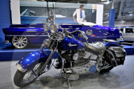 PEOPLE - Johnny Hallyday zeigt zwei seiner Fahrzeuge am 'Salon Retromobile'