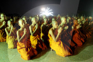 FEATURE - Bankok: Mönche feiern Makha Bucha