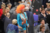 PEOPLE - Paradiesvogel: Olivia Jones an der Bundespräsidenten-Wahl in Berlin