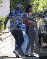 PEOPLE - Miranda Kerr hängts mit einem Kumpel in Malibu ab