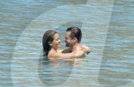 PEOPLE - Brooke Burke und David Charvet Pack turteln am Beach von St. Barts