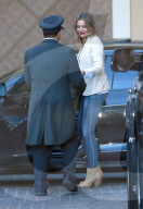 EXKLUSIV - Cameron Diaz geht zum Lunch mit einem 'Mystery Man'