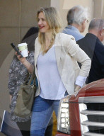 EXKLUSIV - Cameron Diaz geht zum Lunch mit einem 'Mystery Man'