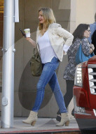 EXKLUSIV - Cameron Diaz geht zum Lunch mit einem 'Mystery Man'