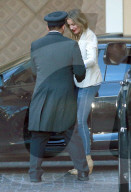 EXKLUSIV - Cameron Diaz geht zum Lunch mit einem 'Mystery Man'