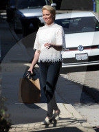 PEOPLE - Katherine Heigl in Los Feliz unterwegs