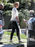 PEOPLE - Katherine Heigl in Los Feliz unterwegs