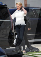 PEOPLE - Katherine Heigl in Los Feliz unterwegs