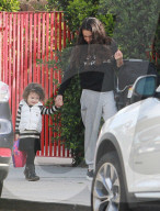 EXKLUSIV - Happy Mom, Happy Life: Mila Kunis mir ihren Kindern unterwegs