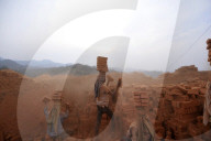 REPORTAGE - Nepal: Ziegel-Produktion in Lalitpur