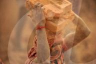 REPORTAGE - Nepal: Ziegel-Produktion in Lalitpur