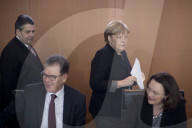 NEWS - Berlin: Angela Merkel mit Sigmar Gabriel vor der Kabinettsitzung