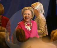 PEOPLE - New York Fashion Week: Hillary Clinton gut gelaunt bei Oscar de la Renta 