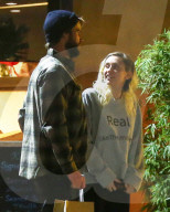 EXKLUSIV - Miley Cyrus und Liam Hemsworth gehen zum Dinner in LA