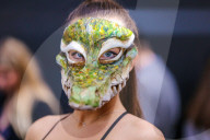 NEWS - PETA-Anhängerinnen demonstrieren an der Londoner Fashionweek