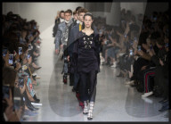PEOPLE - London Fashion Week: Promis bei Teatum Jones 