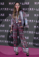 PEOPLE - Promis feiern bei 'Maybelline Bring' in London 