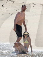EXKLUSIV - Channing Tatum und Jenna Dewan turteln am Beach auf Hawaii