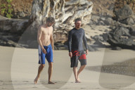 EXKLUSIV - Channing Tatum und Jenna Dewan turteln am Beach auf Hawaii