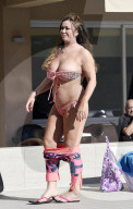 EXKLUSIV - Lisa Appleton sonnt sich am Pool in Mexico