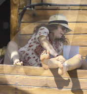 EXKLUSIV - Drew Barrymore am Beach von Tulum