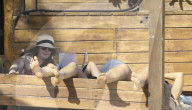 EXKLUSIV - Drew Barrymore am Beach von Tulum