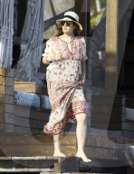 EXKLUSIV - Drew Barrymore am Beach von Tulum