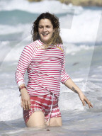 EXKLUSIV - Drew Barrymore am Beach von Tulum