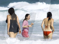 EXKLUSIV - Drew Barrymore am Beach von Tulum