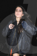 PEOPLE - Rocco Ritchie's Freundin Kim Turnbull etwas "gwagglig" in London unterwegs